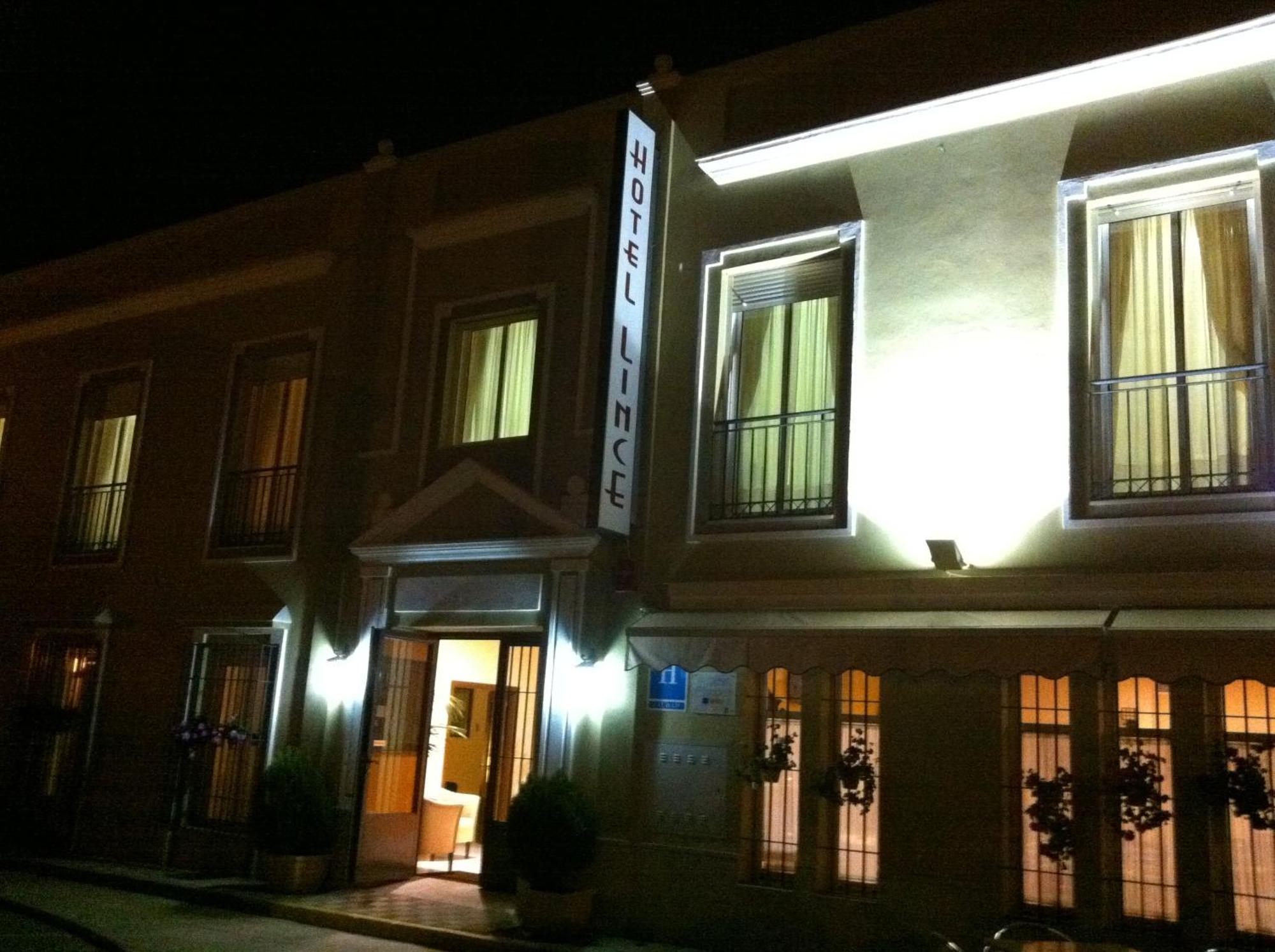 Hotel Lince Aznalcázar Exteriér fotografie